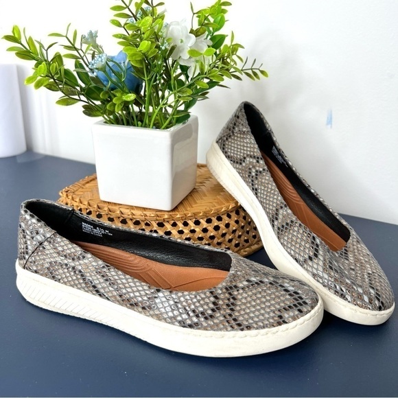 Baretraps Nadra Rebound Snakskin Python Print Women's Ballet Flats Size 5.5 - Picture 4 of 17